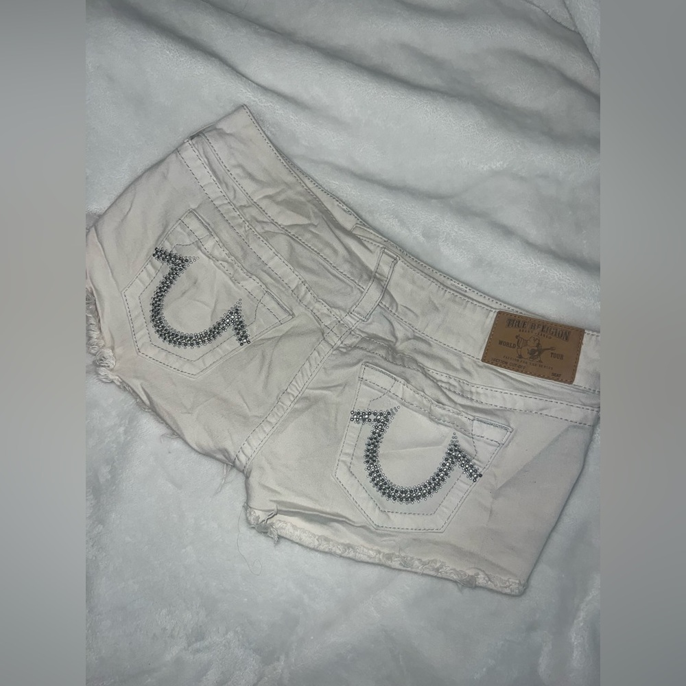 White true religion shorts